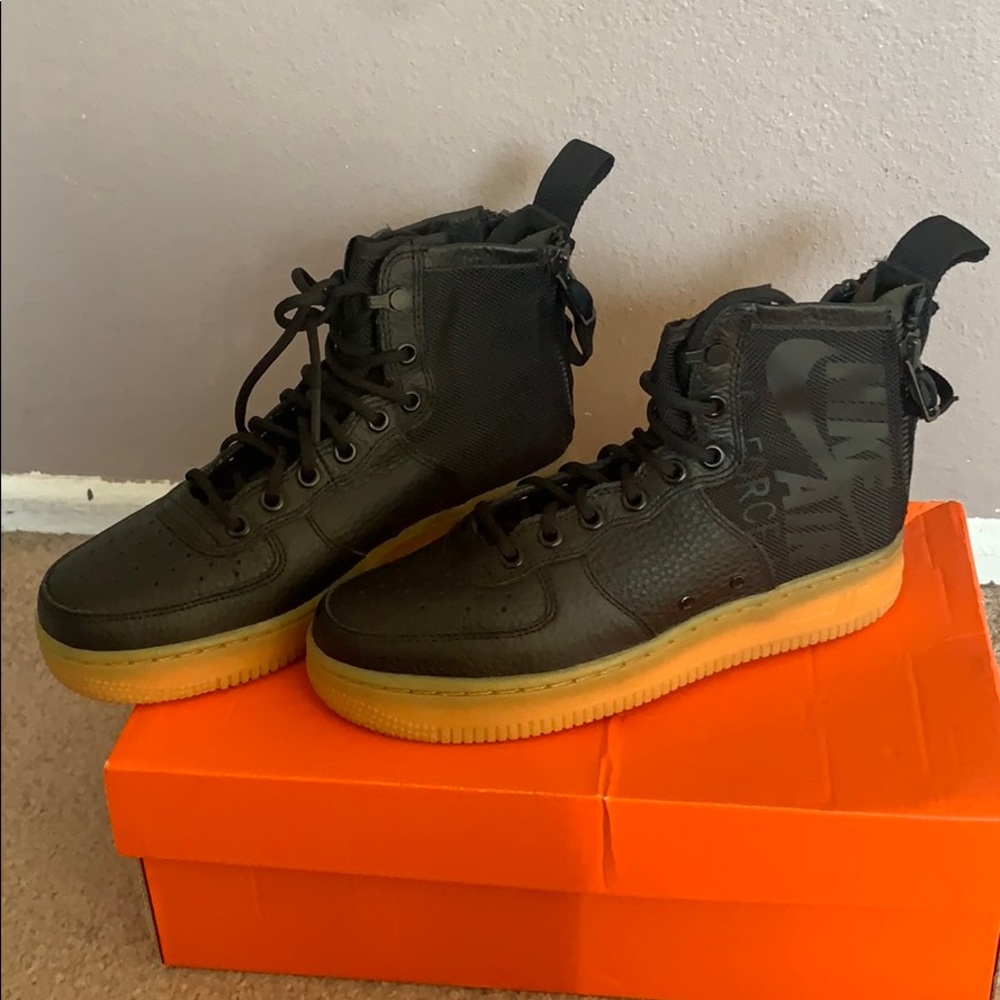 Nike Air Force Women’s US 7 Black